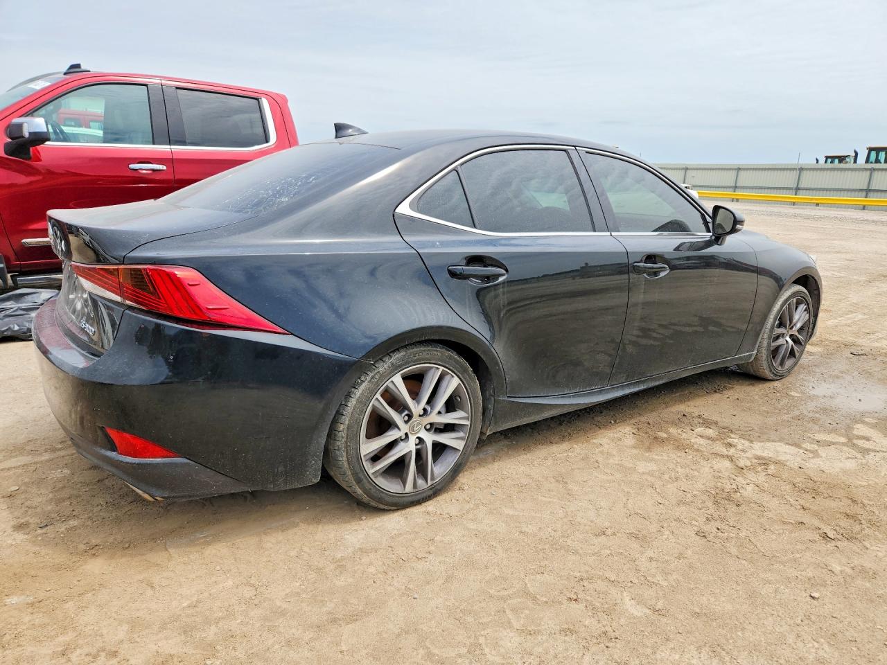 2018 LEXUS IS 300 — снимка 3