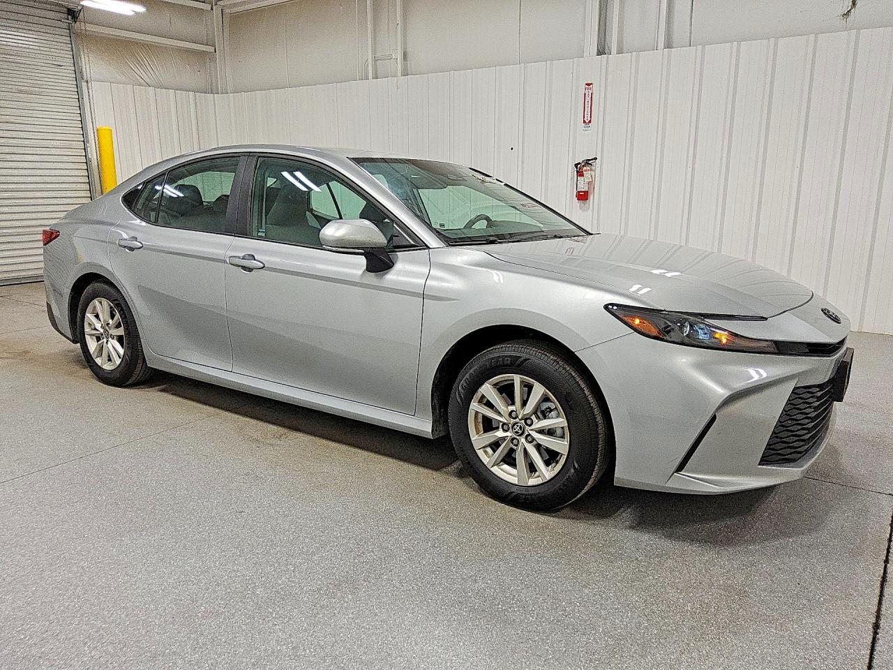 2026 TOYOTA CAMRY LE — снимка 4