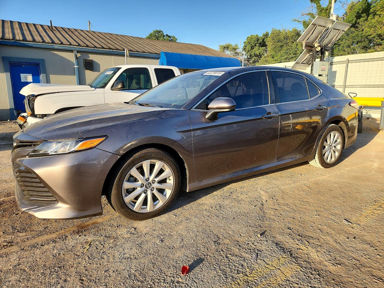 2018 TOYOTA CAMRY LE