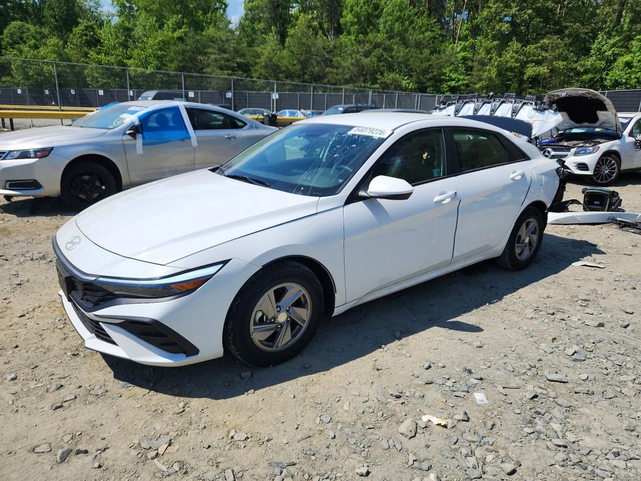 2024 HYUNDAI ELANTRA SE