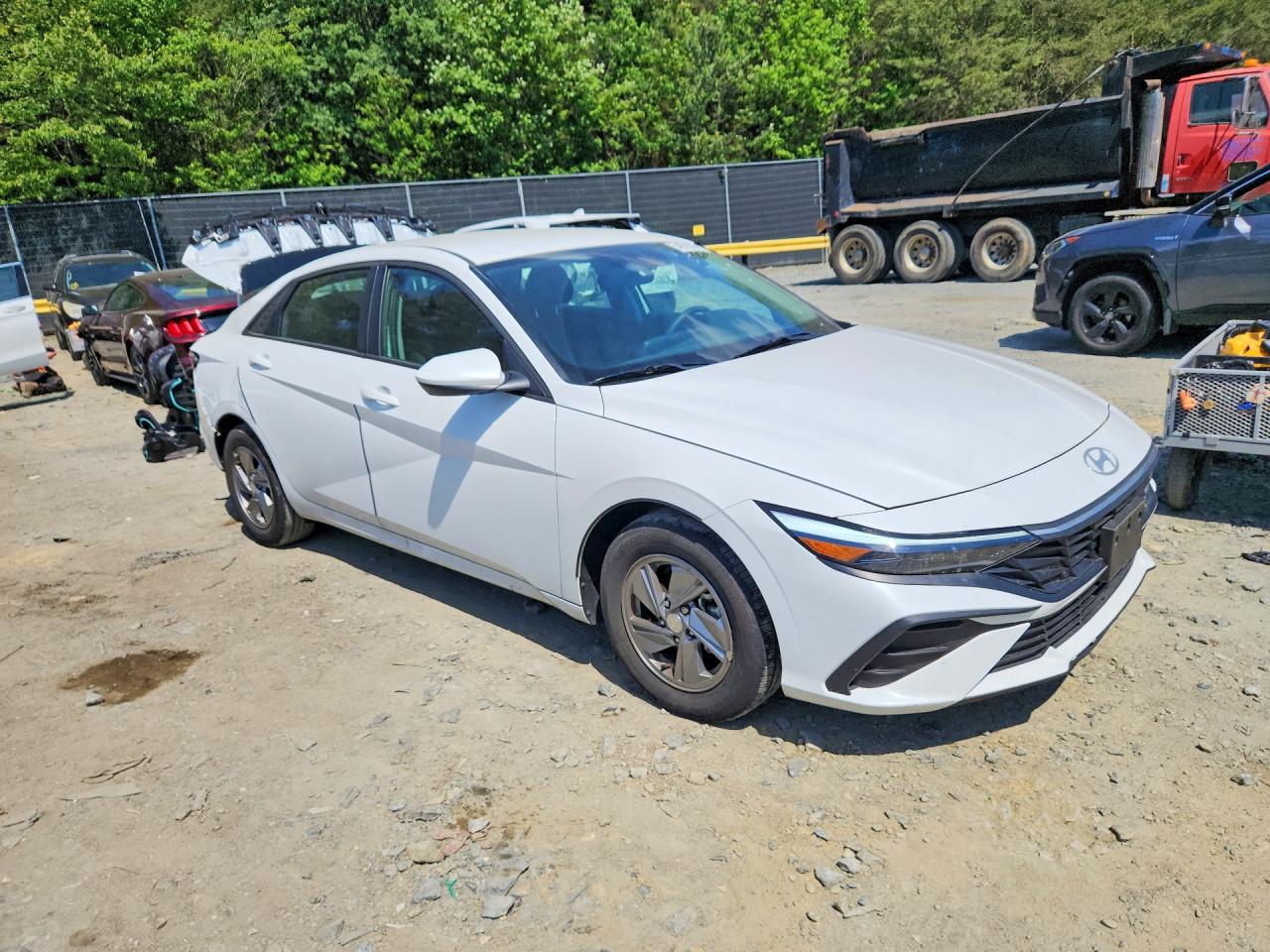 2024 HYUNDAI ELANTRA SE — снимка 4
