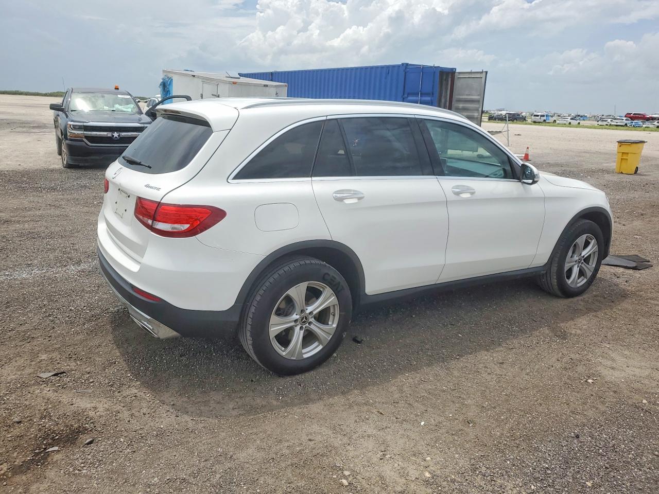 2017 MERCEDES-BENZ GLC 300 4MATIC — снимка 3