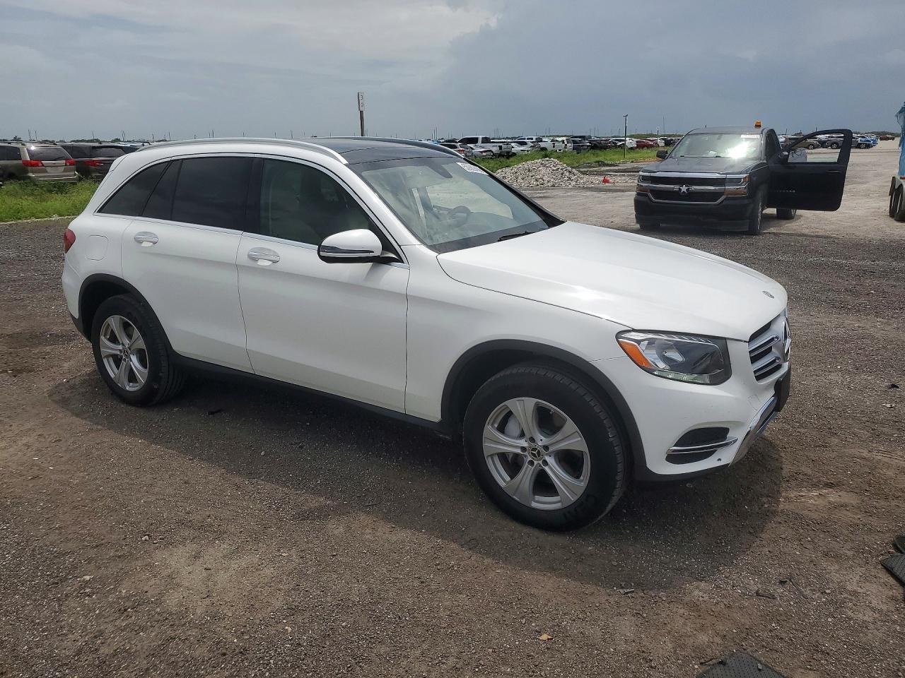 2017 MERCEDES-BENZ GLC 300 4MATIC — снимка 4