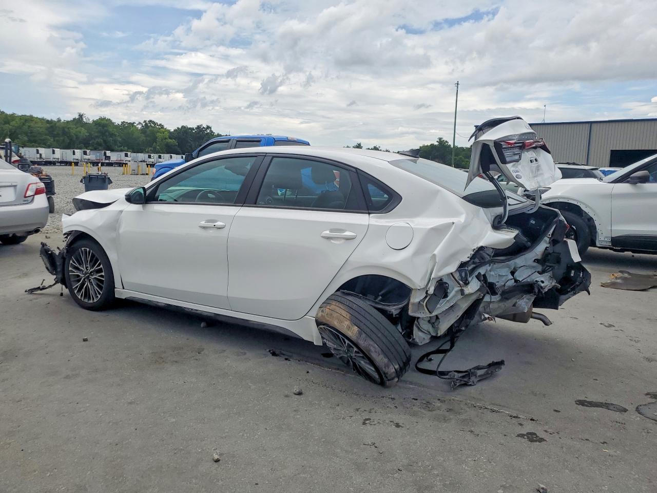 2023 KIA FORTE GT LINE — снимка 2