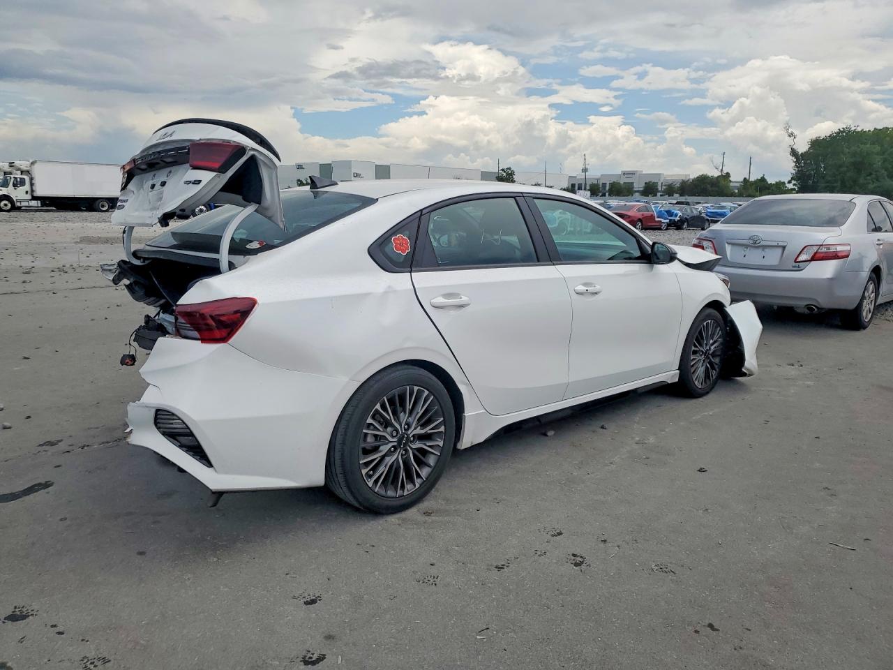2023 KIA FORTE GT LINE — снимка 3