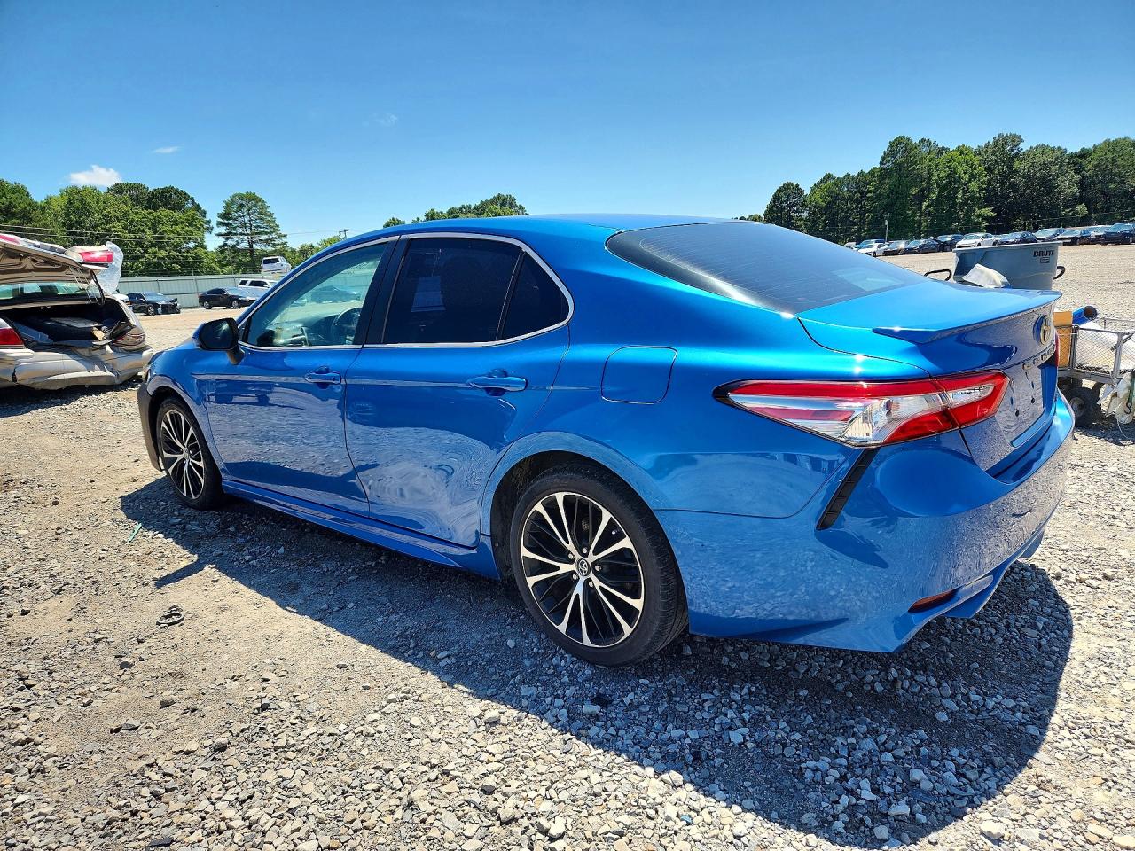 2018 TOYOTA CAMRY SE — снимка 2