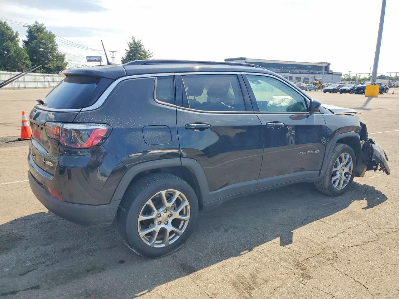 2022 JEEP COMPASS LATITUDE LUX — снимка 3