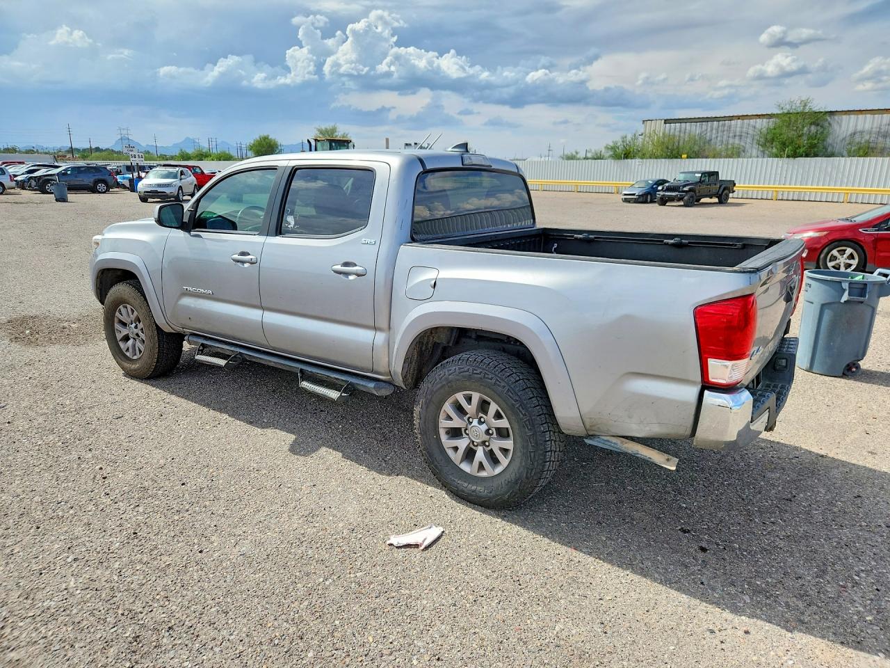 2017 TOYOTA TACOMA SR5 V6 — снимка 2