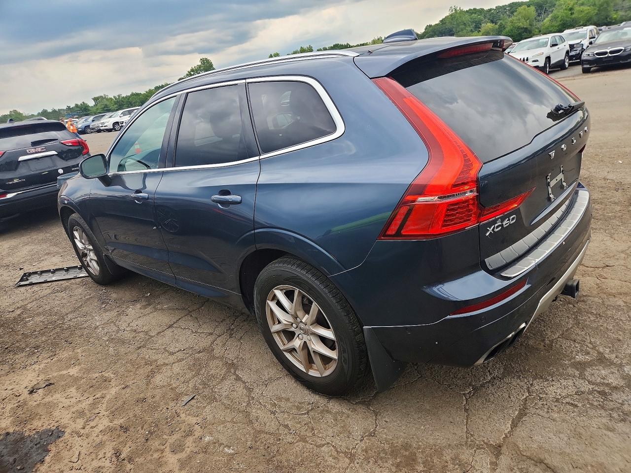 2018 VOLVO XC60 T5 MOMENTUM — снимка 2
