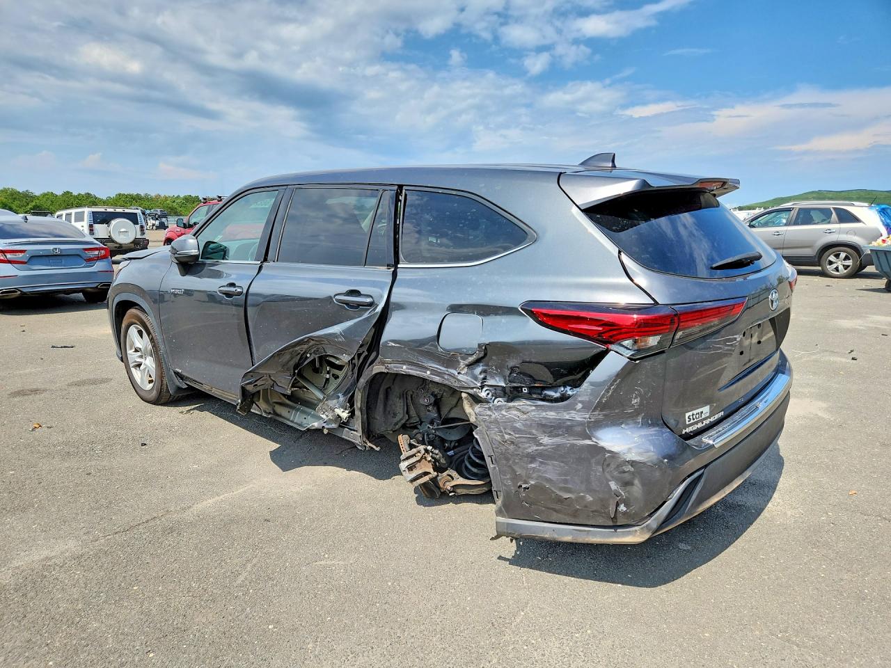 2021 TOYOTA HIGHLANDER HYBRID LE — снимка 2