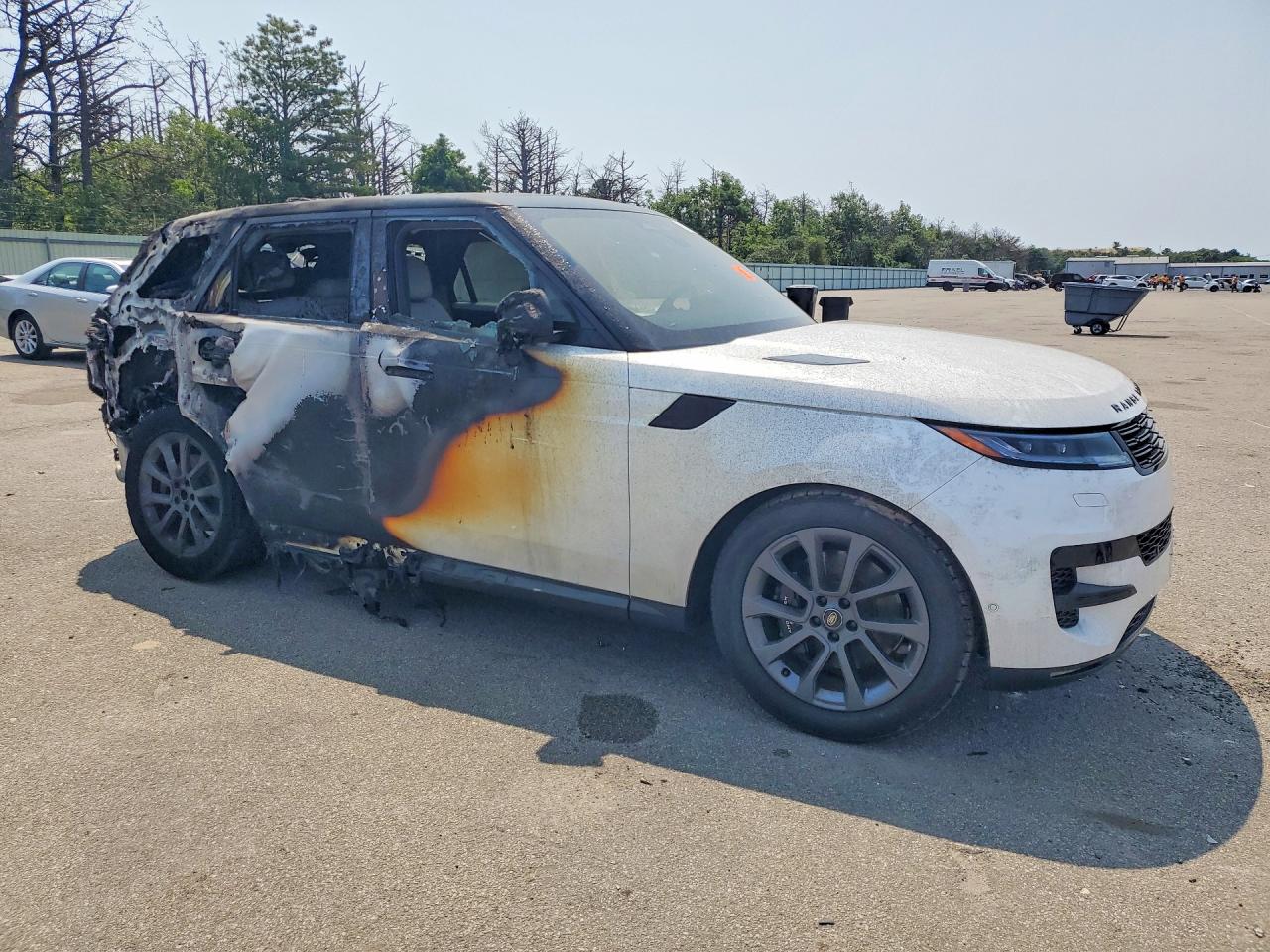 2024 LAND ROVER RANGE ROVER SPORT SE — снимка 4