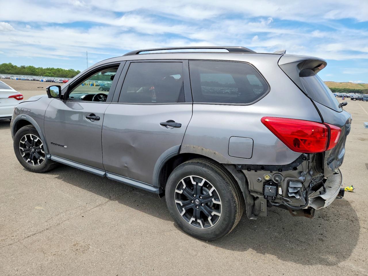 2019 NISSAN PATHFINDER SL — снимка 2