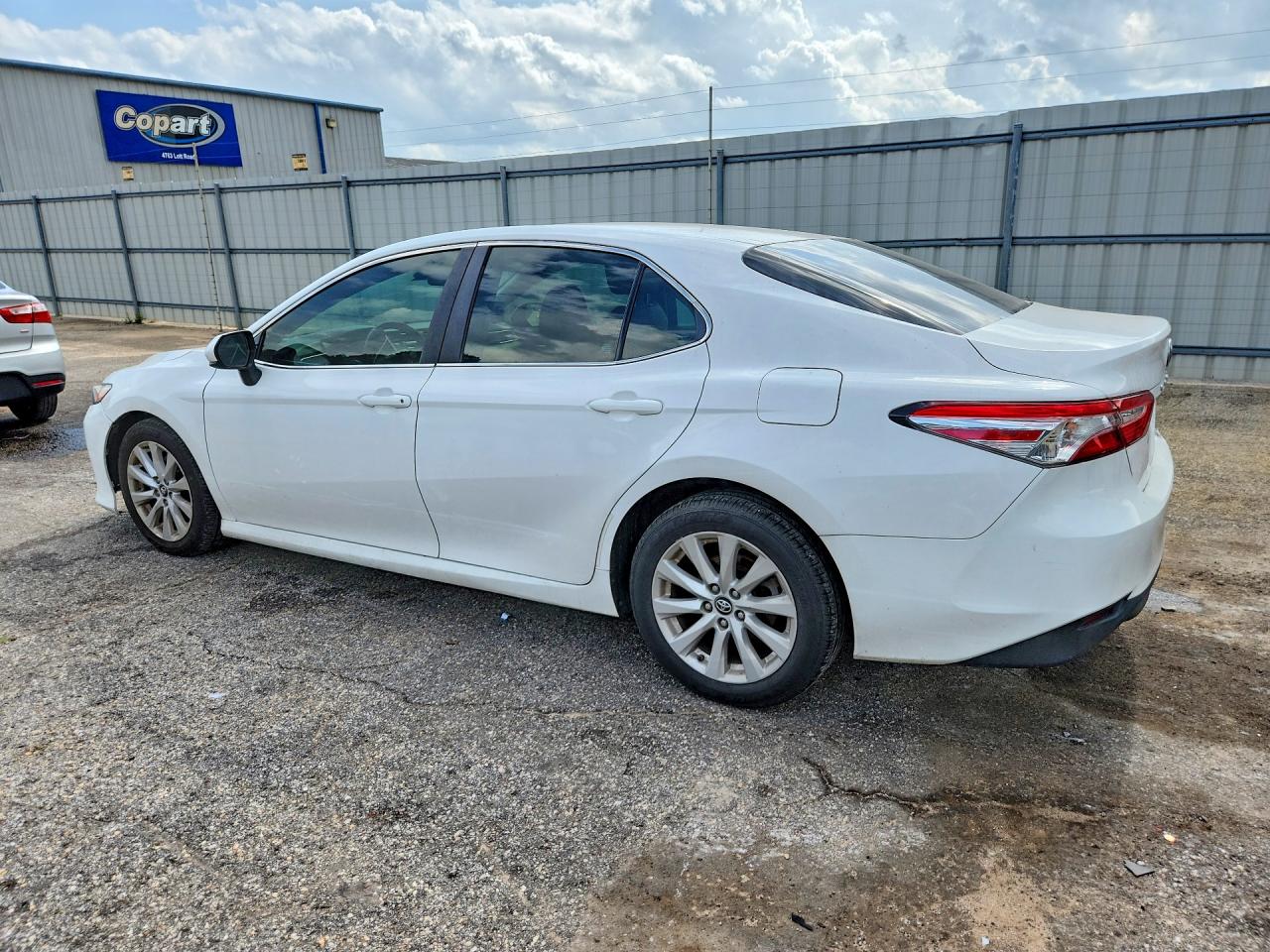 2018 TOYOTA CAMRY LE — снимка 2