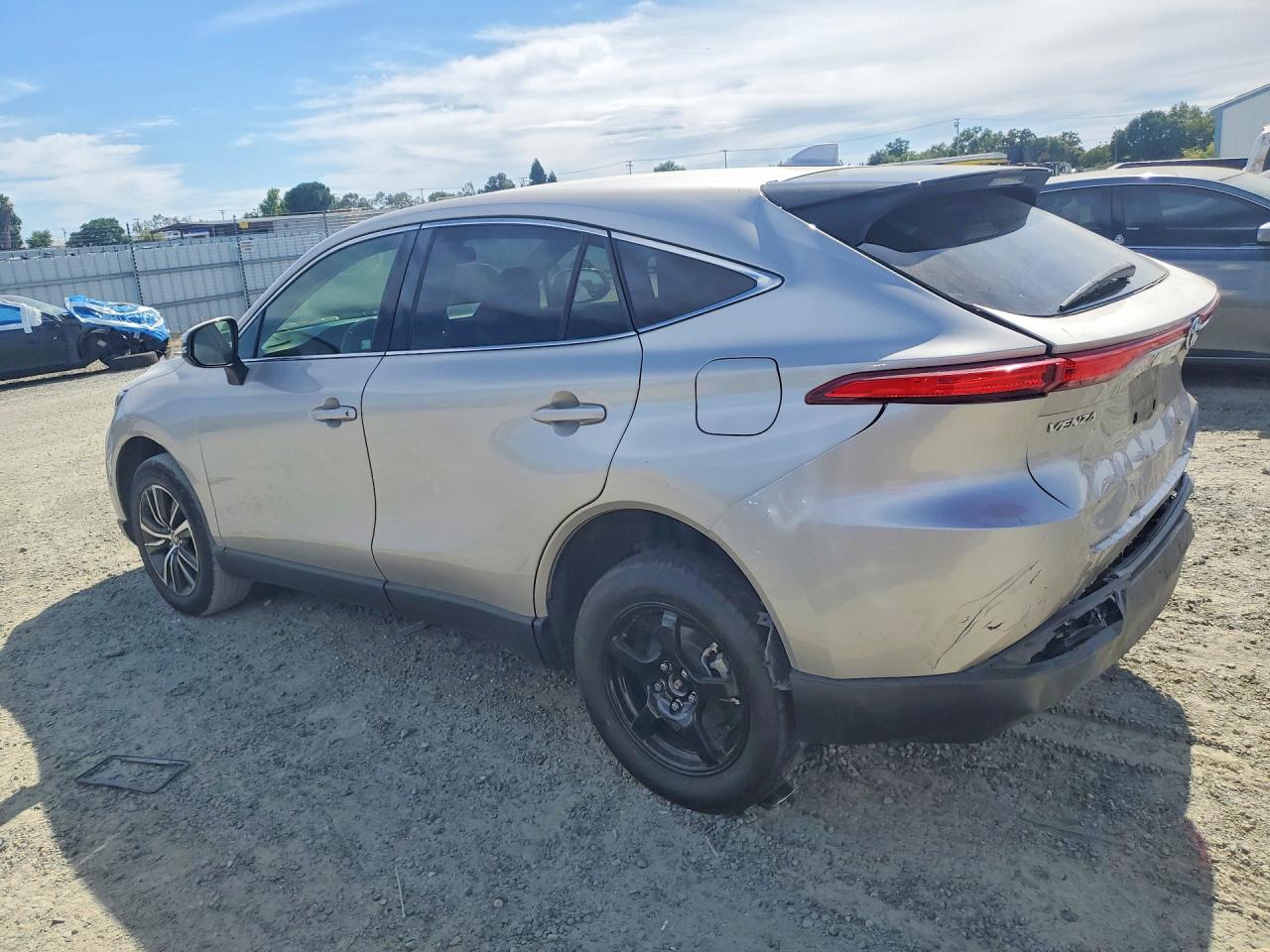 2022 TOYOTA VENZA LE — снимка 2