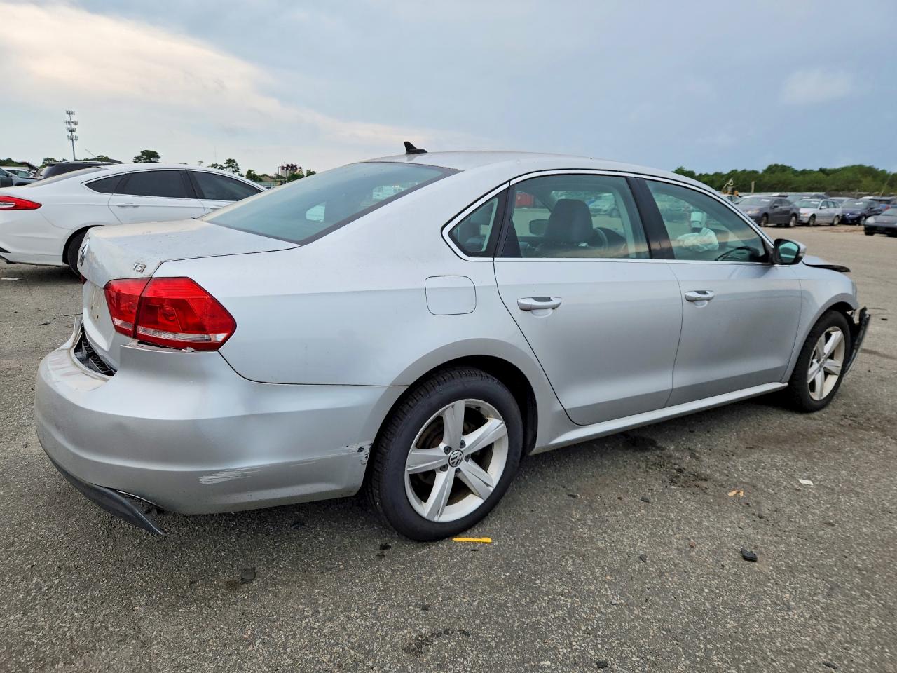 2015 VOLKSWAGEN PASSAT S — снимка 3
