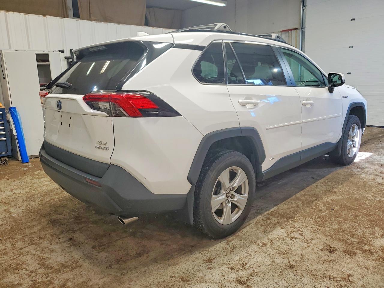 2021 TOYOTA RAV4 XLE — снимка 3