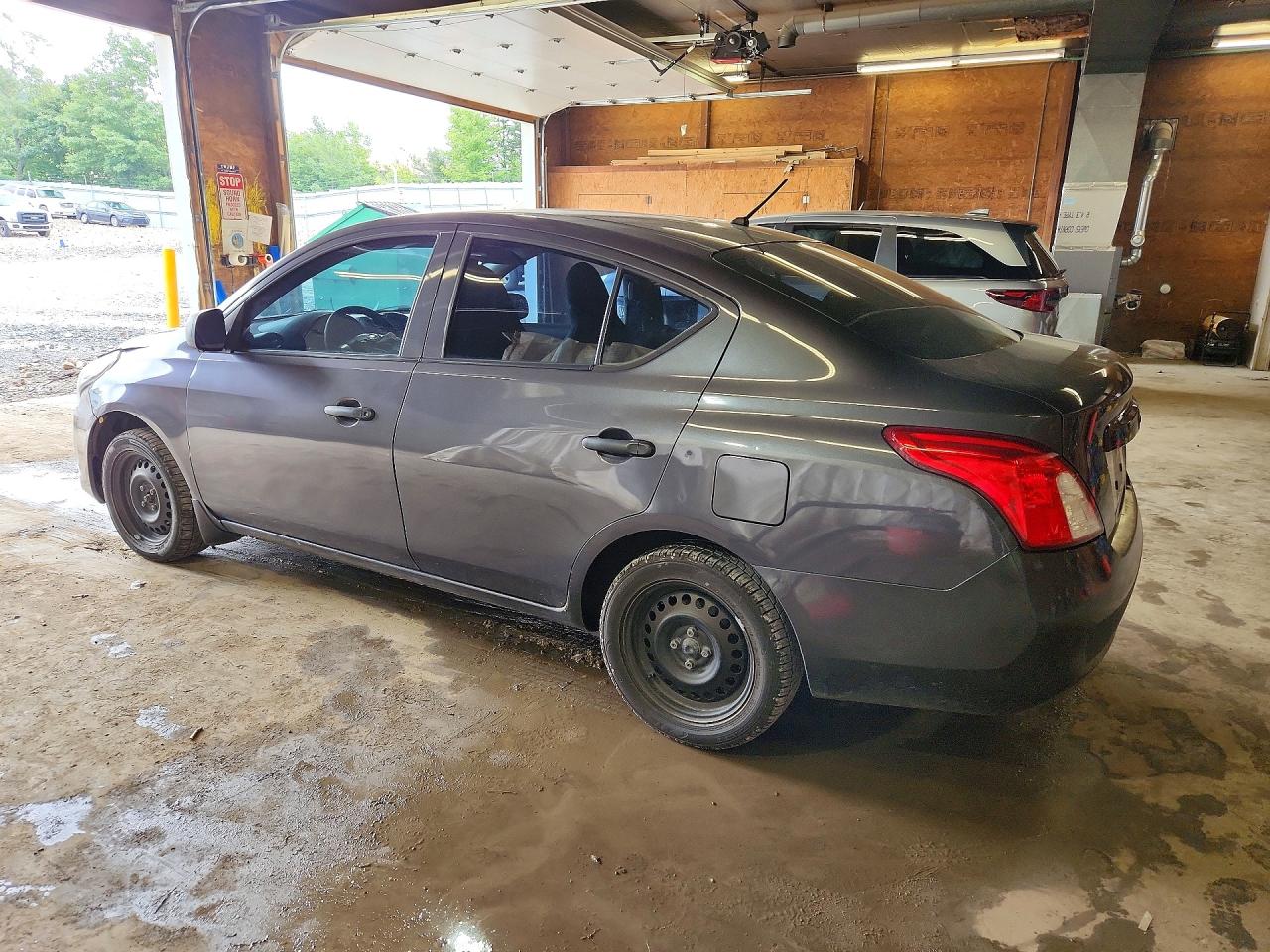 2015 NISSAN VERSA 1.6 SV — снимка 2