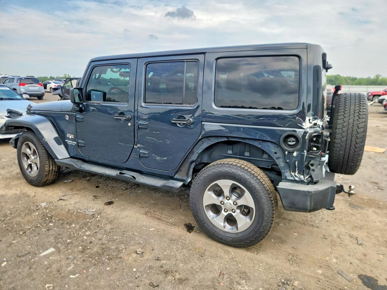 2017 JEEP WRANGLER UNLIMITED SAHARA — снимка 2