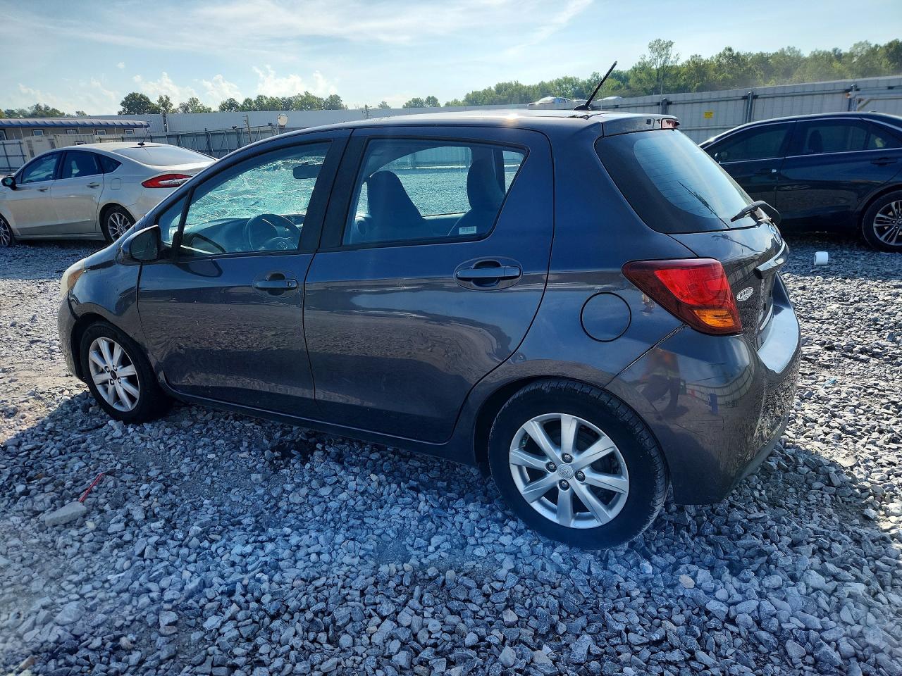 2016 TOYOTA YARIS 5-DOOR LE — снимка 2