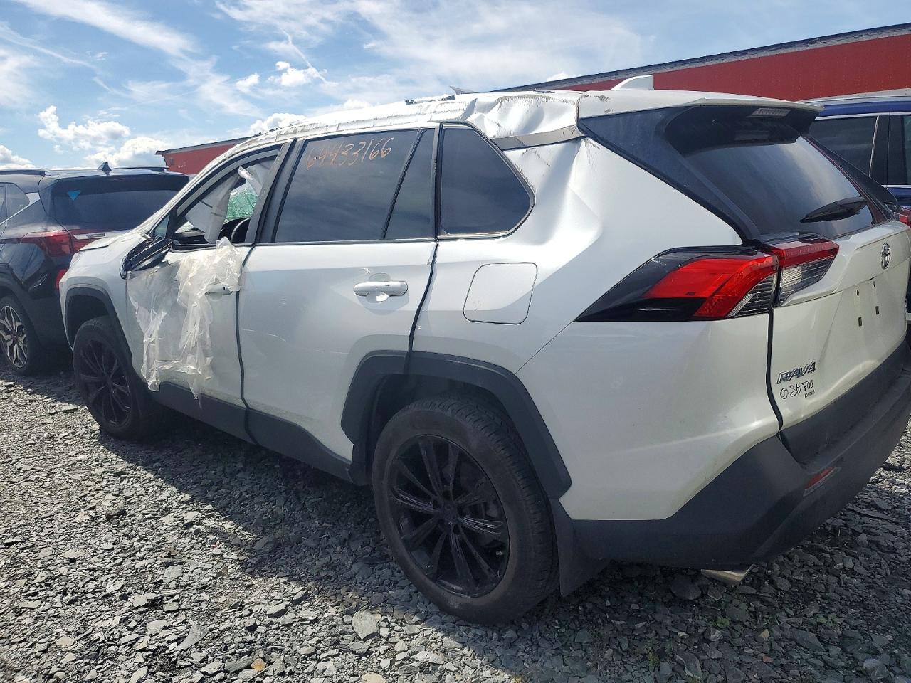 2024 TOYOTA RAV4 XLE — снимка 2