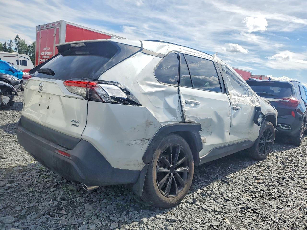 2024 TOYOTA RAV4 XLE — снимка 3