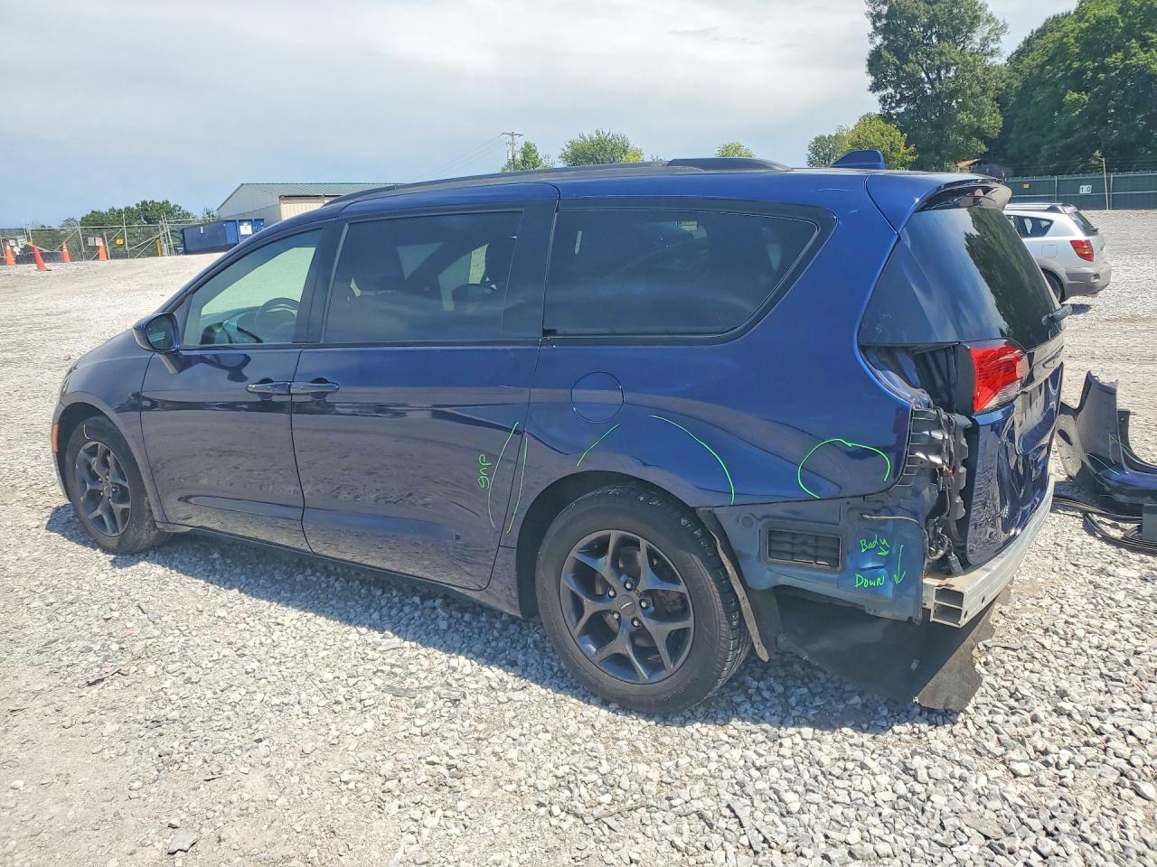 2018 CHRYSLER PACIFICA TOURING L — снимка 2