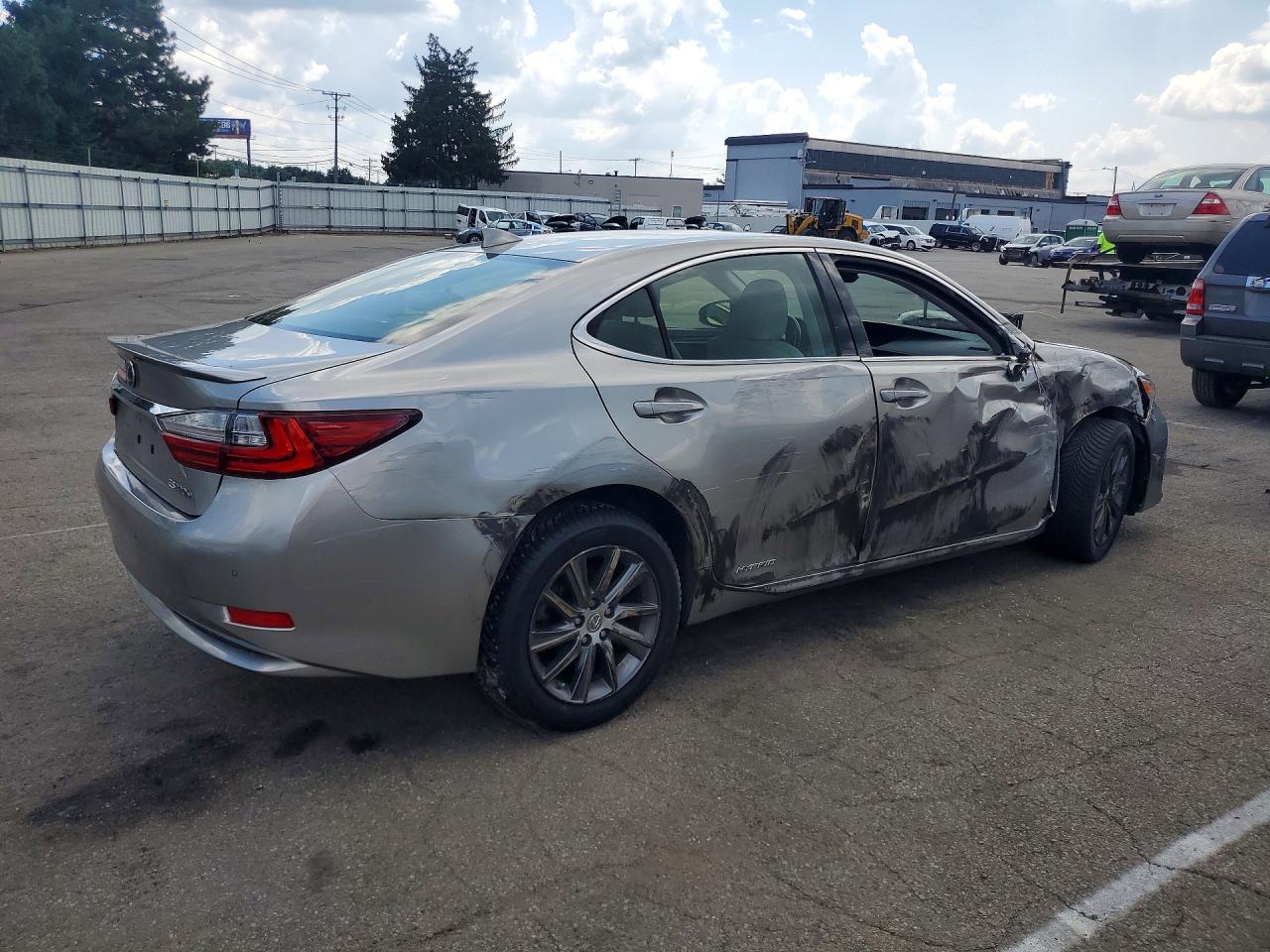 2018 LEXUS ES 300H — снимка 3