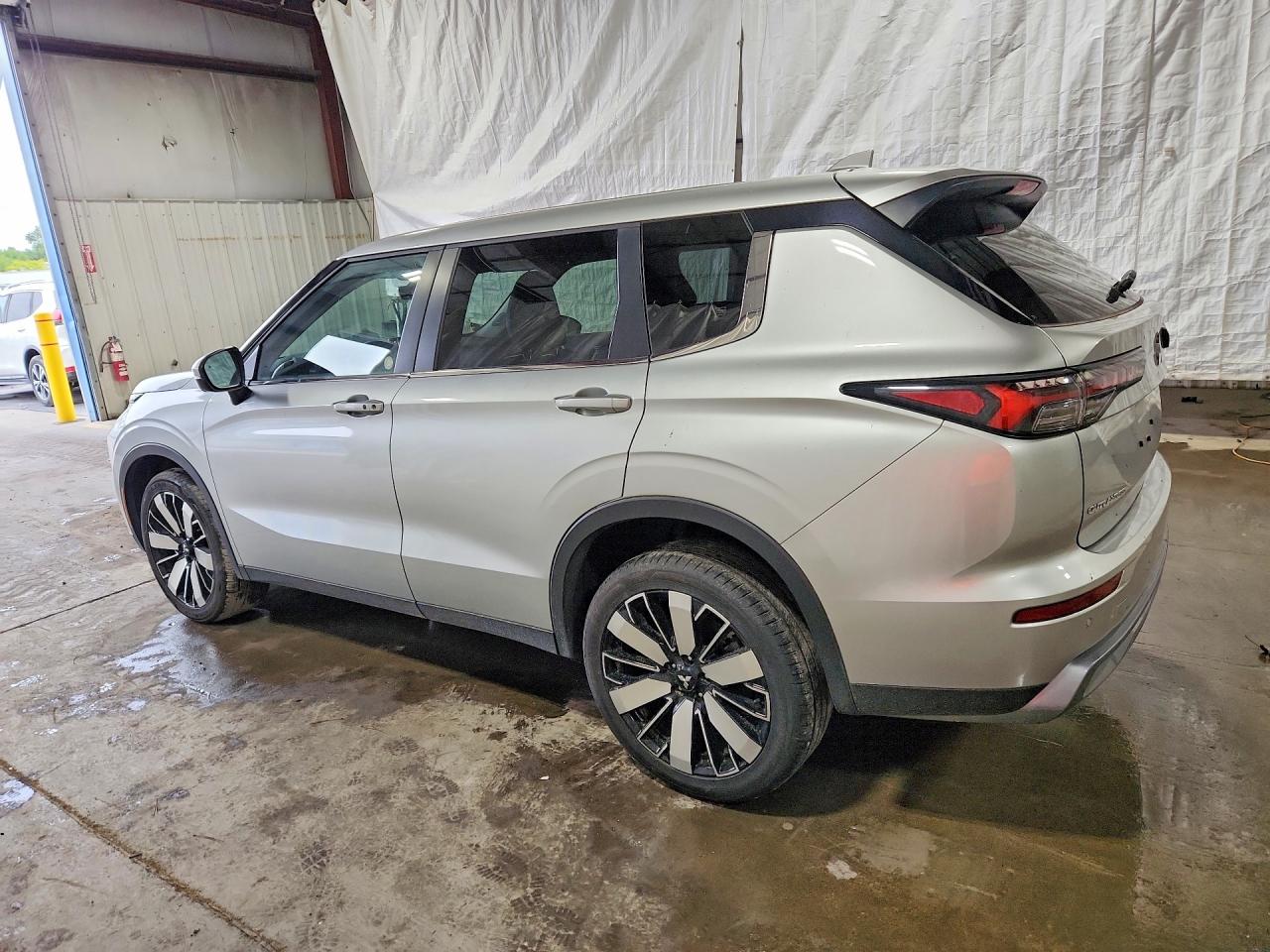 2025 MITSUBISHI OUTLANDER SE — снимка 2