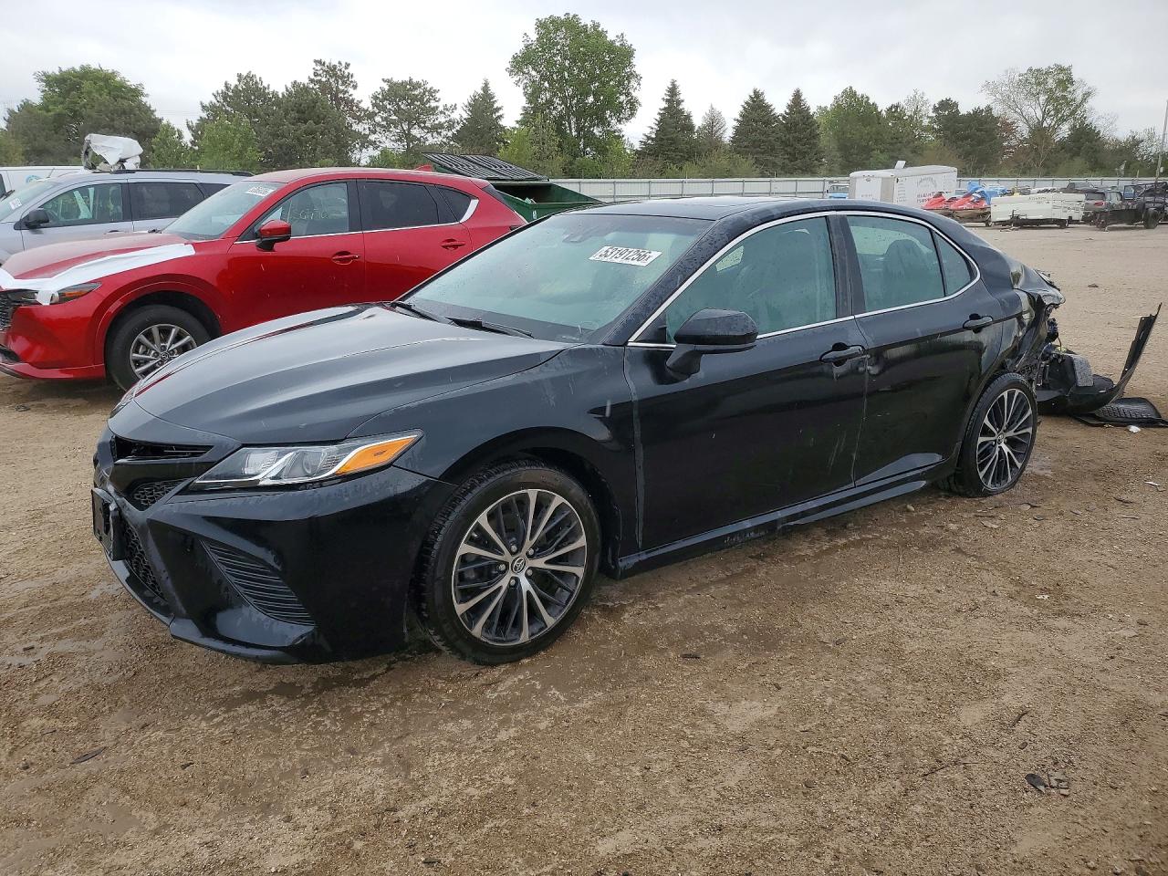 2018 TOYOTA CAMRY SE