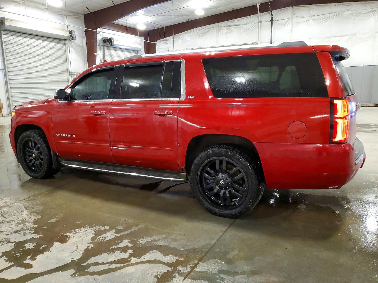 2015 CHEVROLET SUBURBAN K1500 LTZ — снимка 2