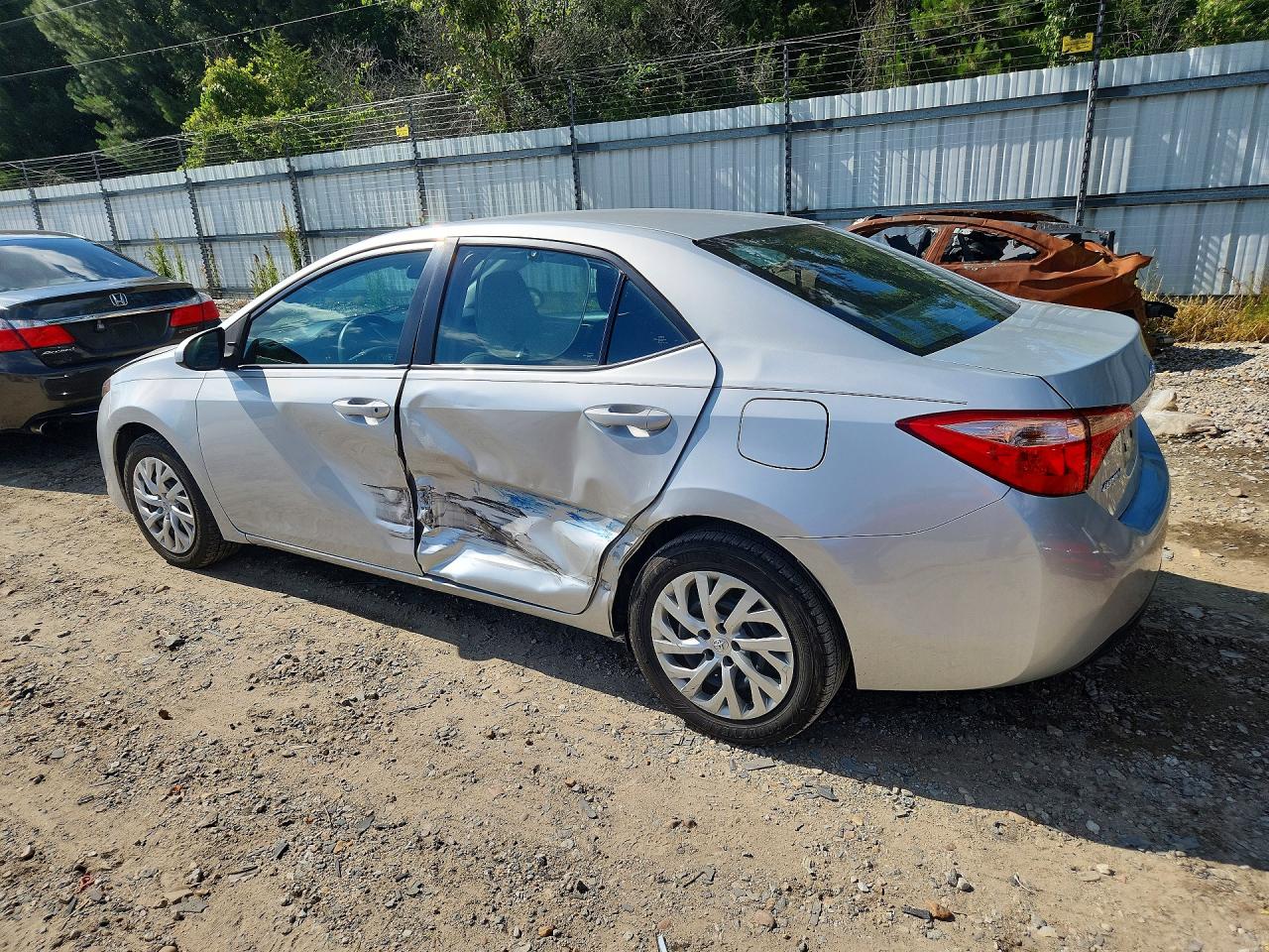 2019 TOYOTA COROLLA LE — снимка 2