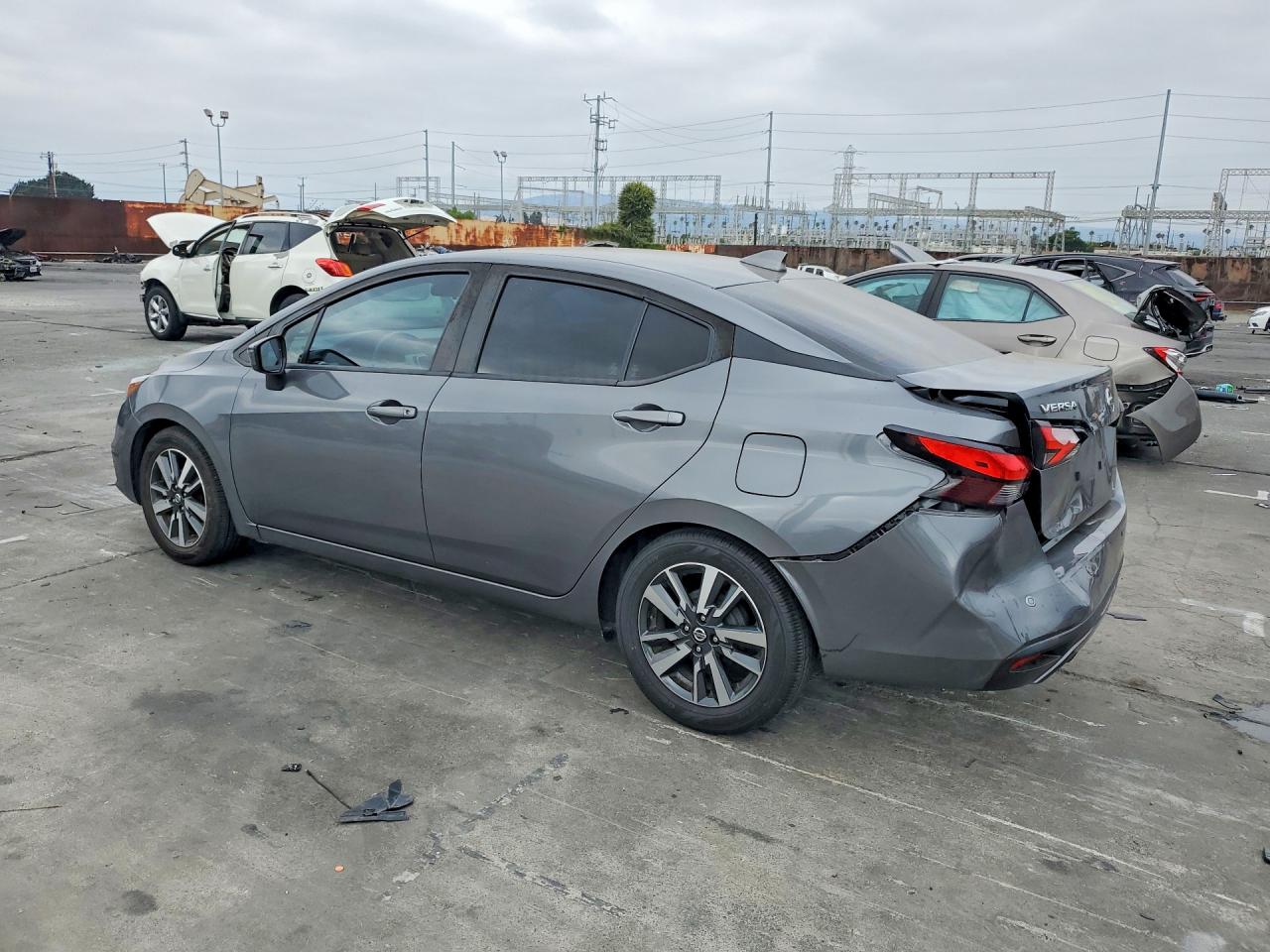 2021 NISSAN VERSA SV — снимка 2