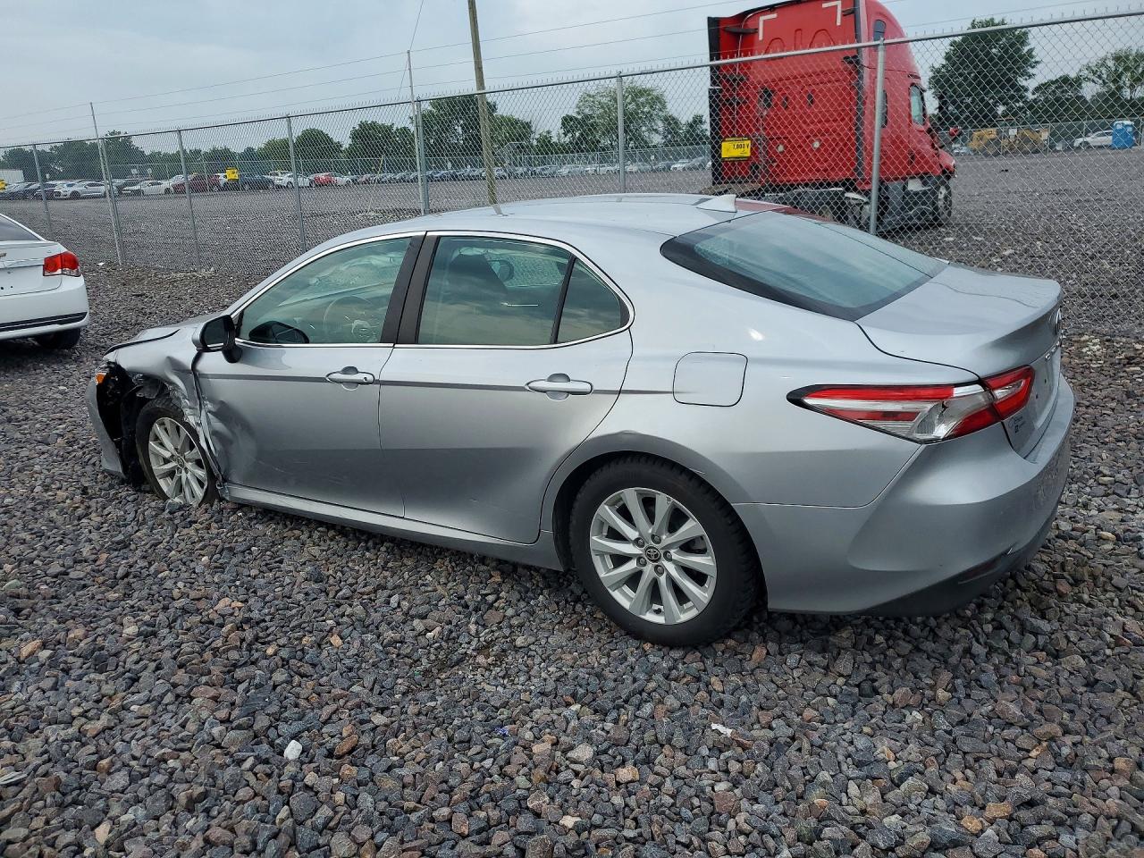 2020 TOYOTA CAMRY LE — снимка 2