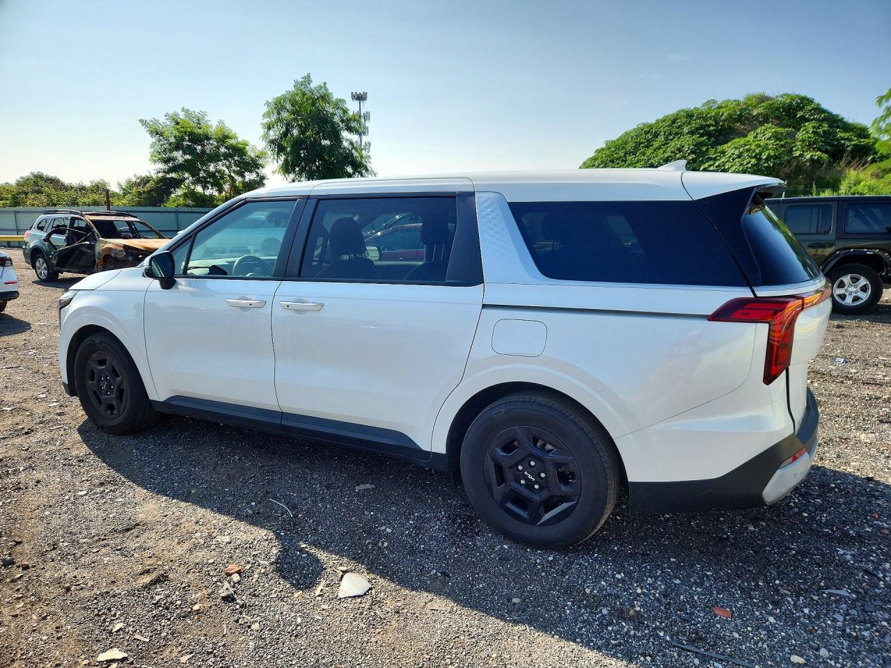 2025 KIA CARNIVAL LXS — снимка 2