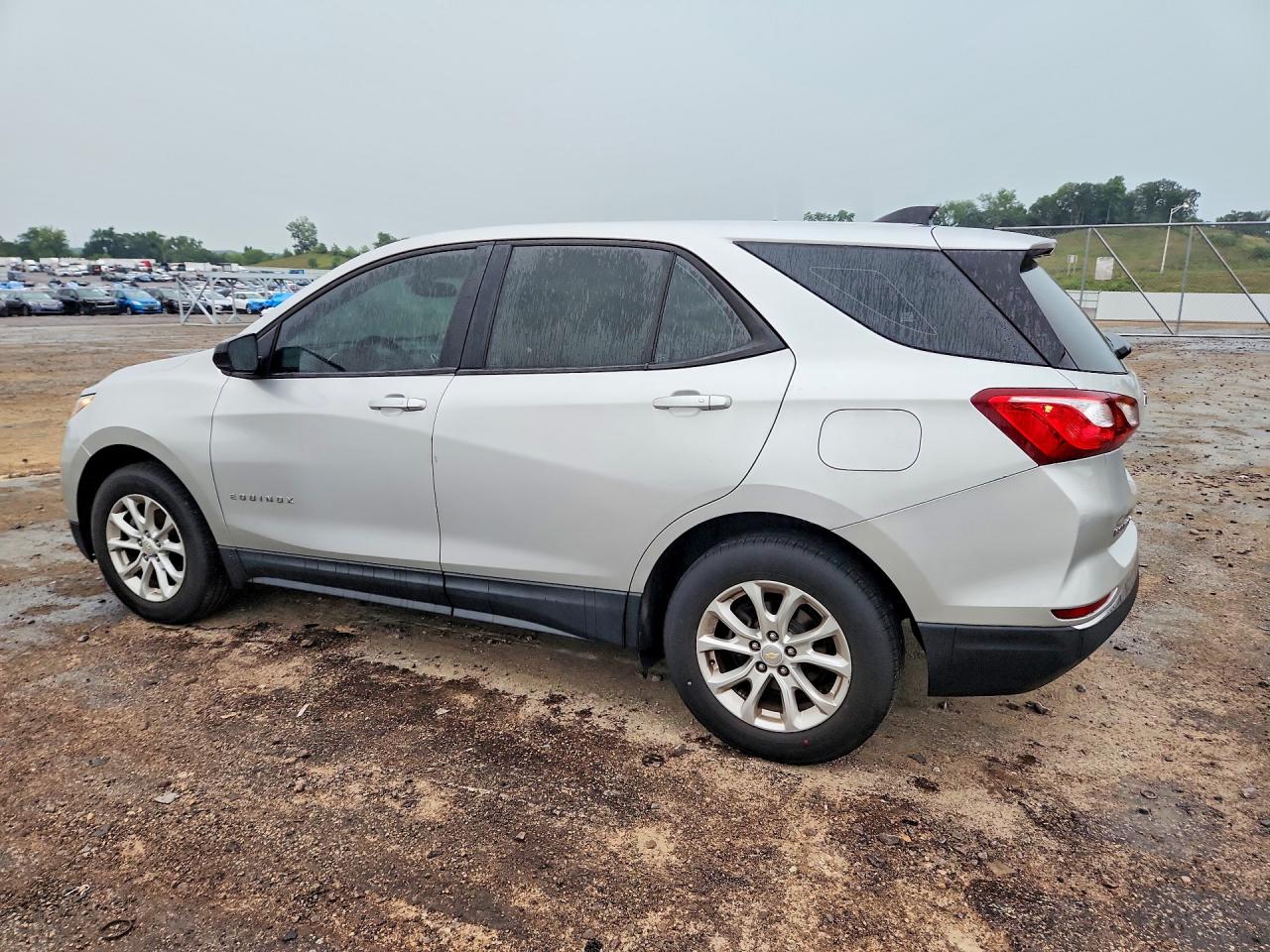2018 CHEVROLET EQUINOX LS — снимка 2
