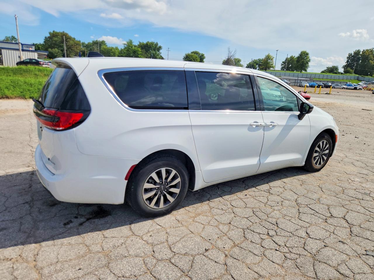 2024 CHRYSLER PACIFICA HYBRID SELECT — снимка 3