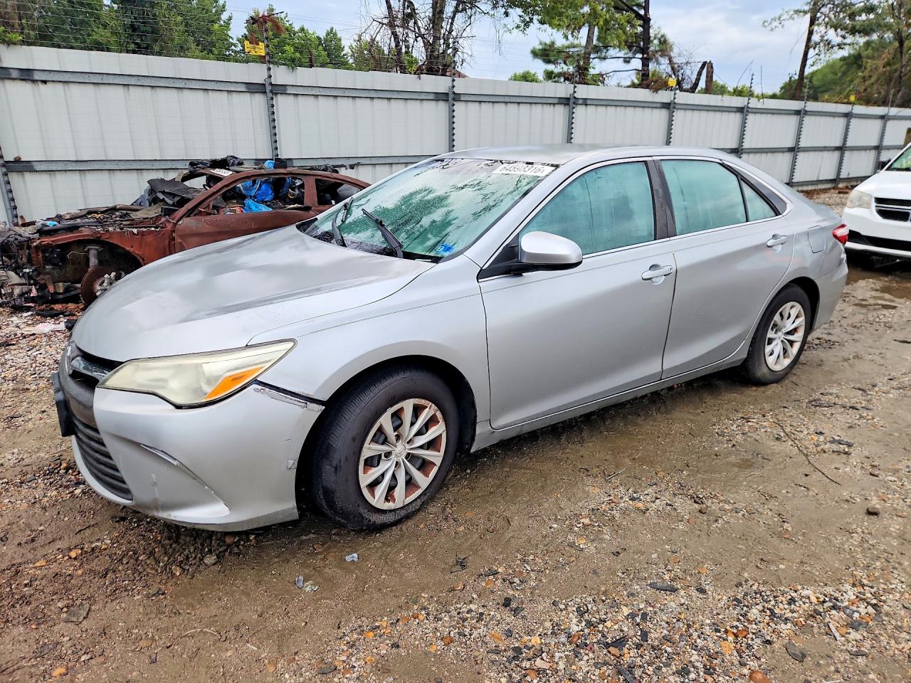 2016 TOYOTA CAMRY LE
