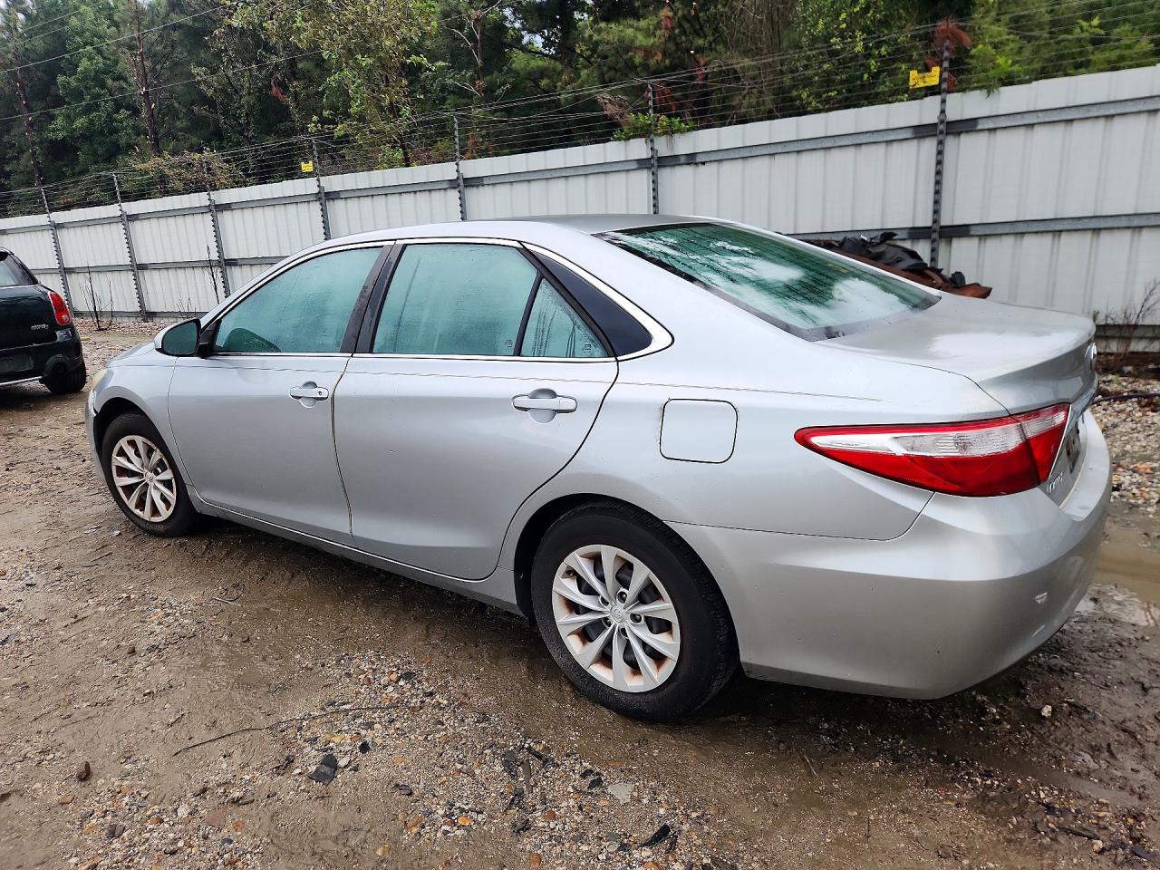 2016 TOYOTA CAMRY LE — снимка 2