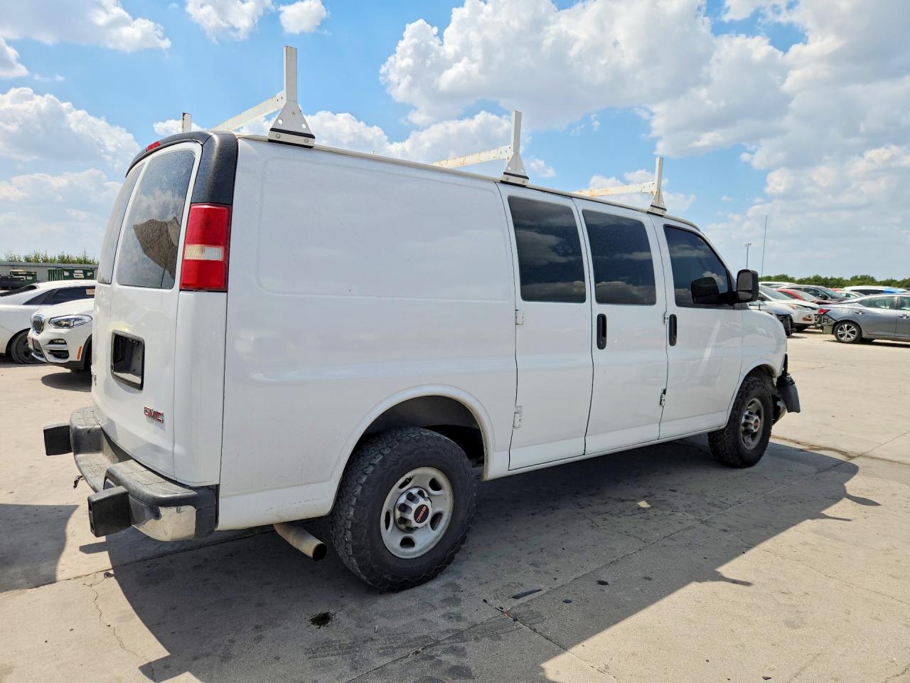 2016 GMC SAVANA G2500 — снимка 3