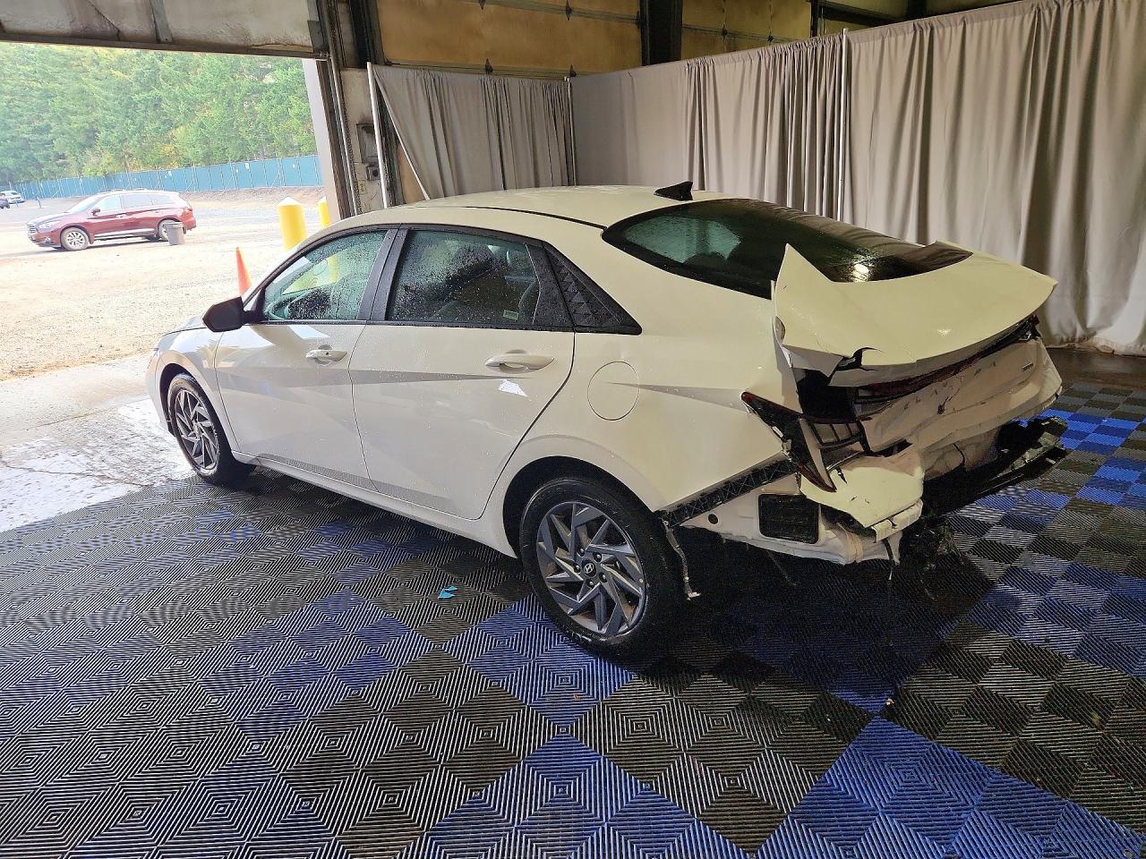 2026 HYUNDAI ELANTRA HYBRID BLUE — photo 2