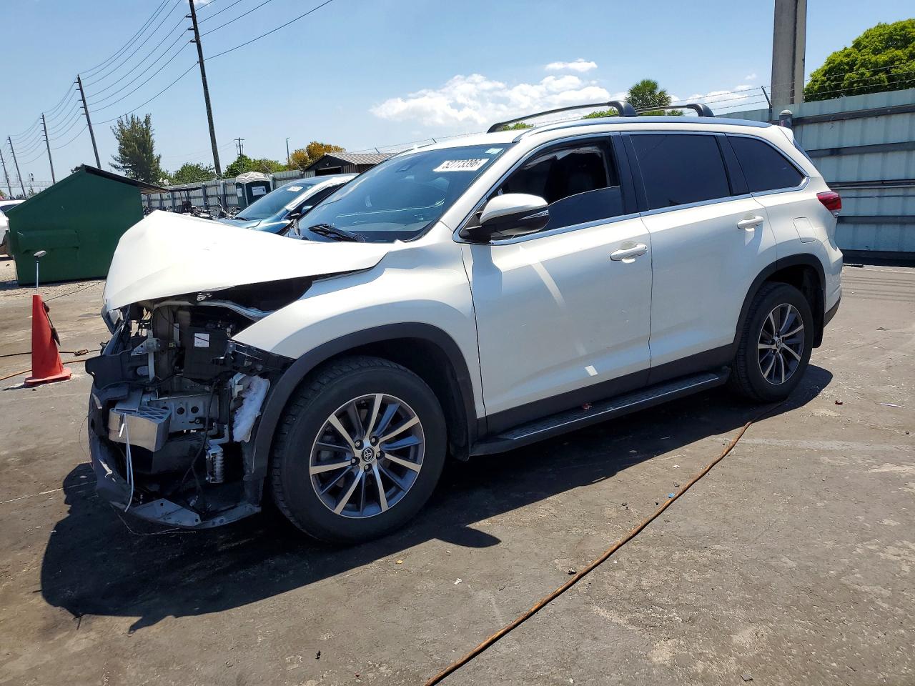 2019 TOYOTA HIGHLANDER XLE