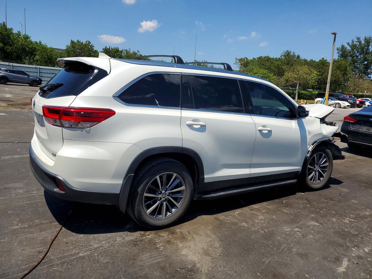 2019 TOYOTA HIGHLANDER XLE — снимка 3