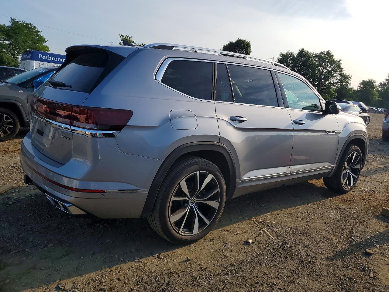 2024 VOLKSWAGEN ATLAS SEL PREMIUM R-LINE — снимка 3