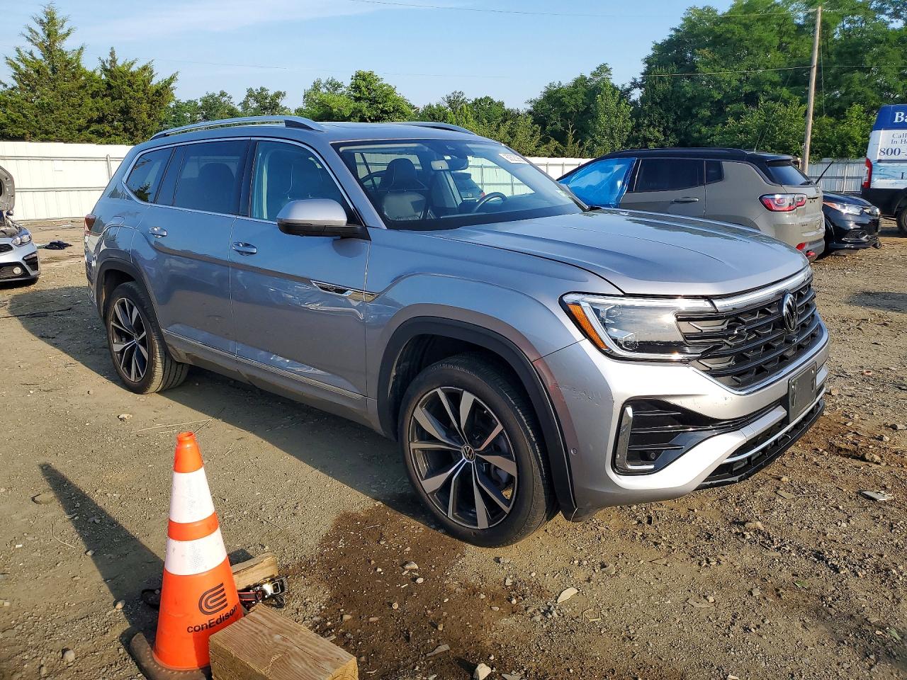 2024 VOLKSWAGEN ATLAS SEL PREMIUM R-LINE — снимка 4