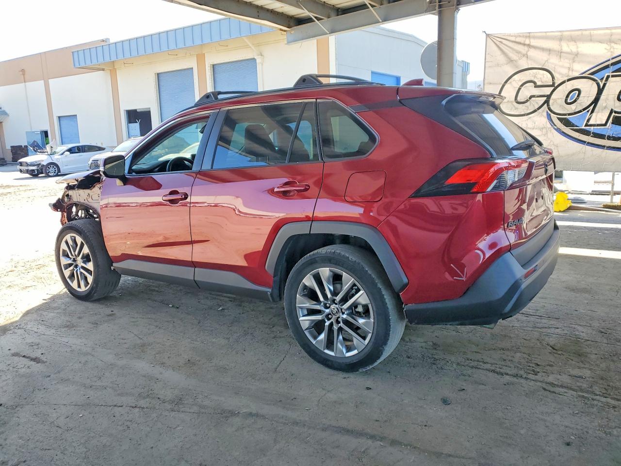 2023 TOYOTA RAV4 XLE PREMIUM — снимка 2