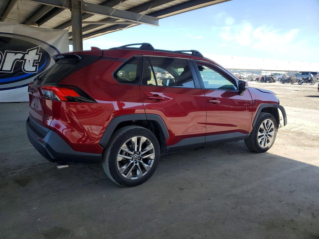 2023 TOYOTA RAV4 XLE PREMIUM — снимка 3