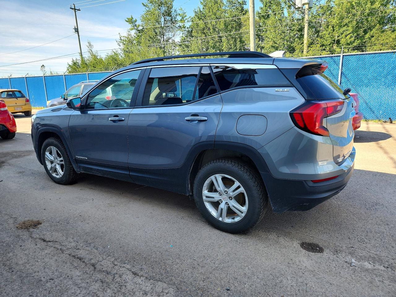 2021 GMC TERRAIN SLE — снимка 2