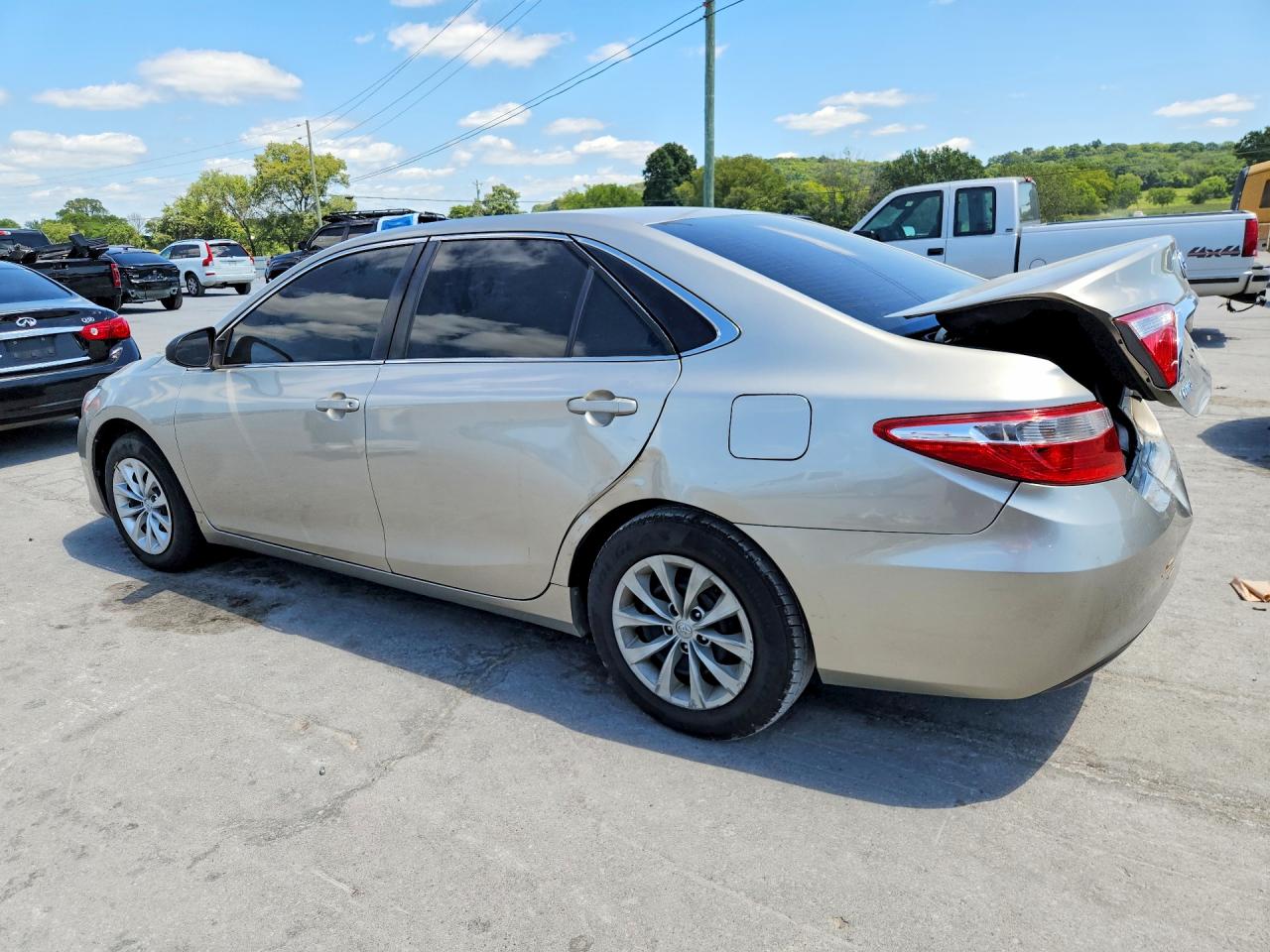 2016 TOYOTA CAMRY LE — снимка 2