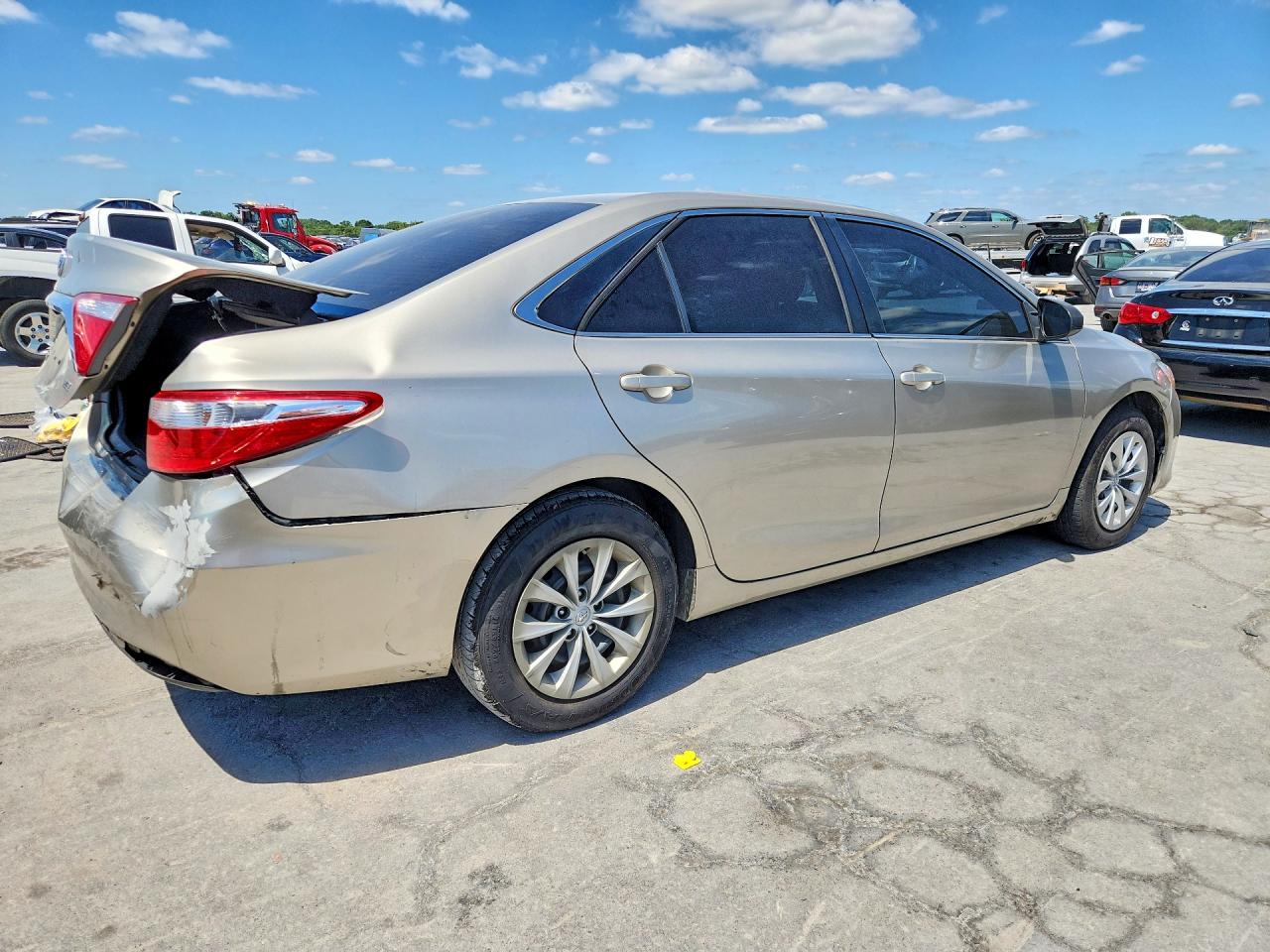 2016 TOYOTA CAMRY LE — снимка 3