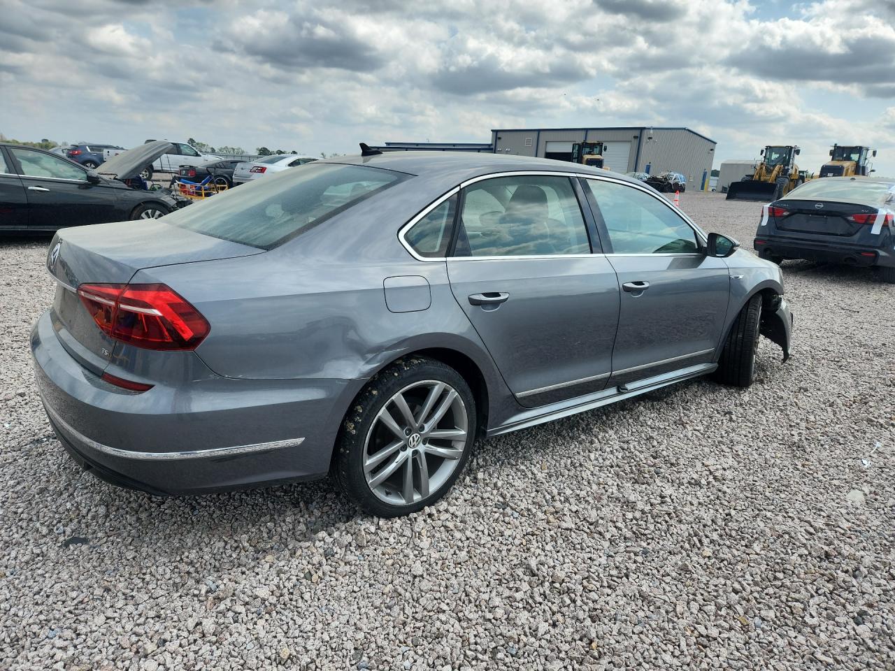 2017 VOLKSWAGEN PASSAT R-LINE — снимка 3